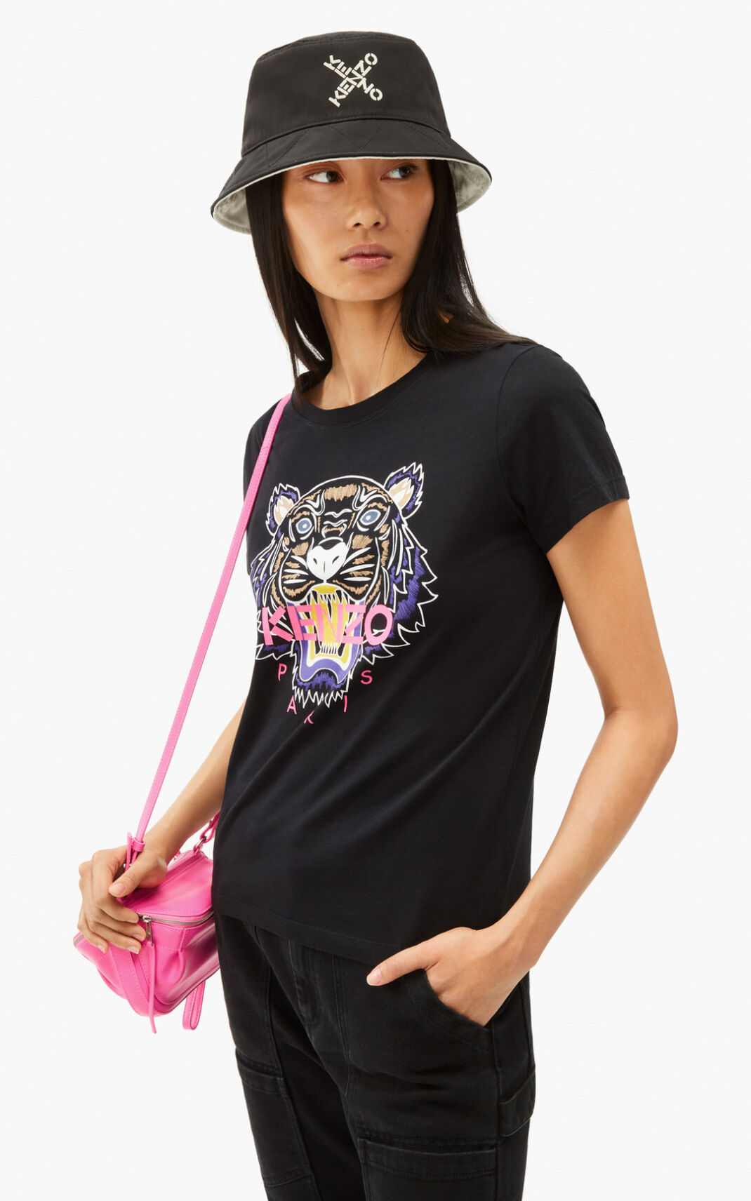 Camiseta Kenzo Tiger Feminino - Pretas | 940HXCPZU